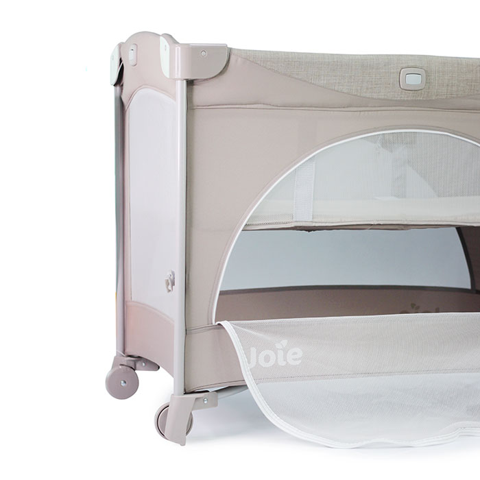 تخت کنار مادر جویی